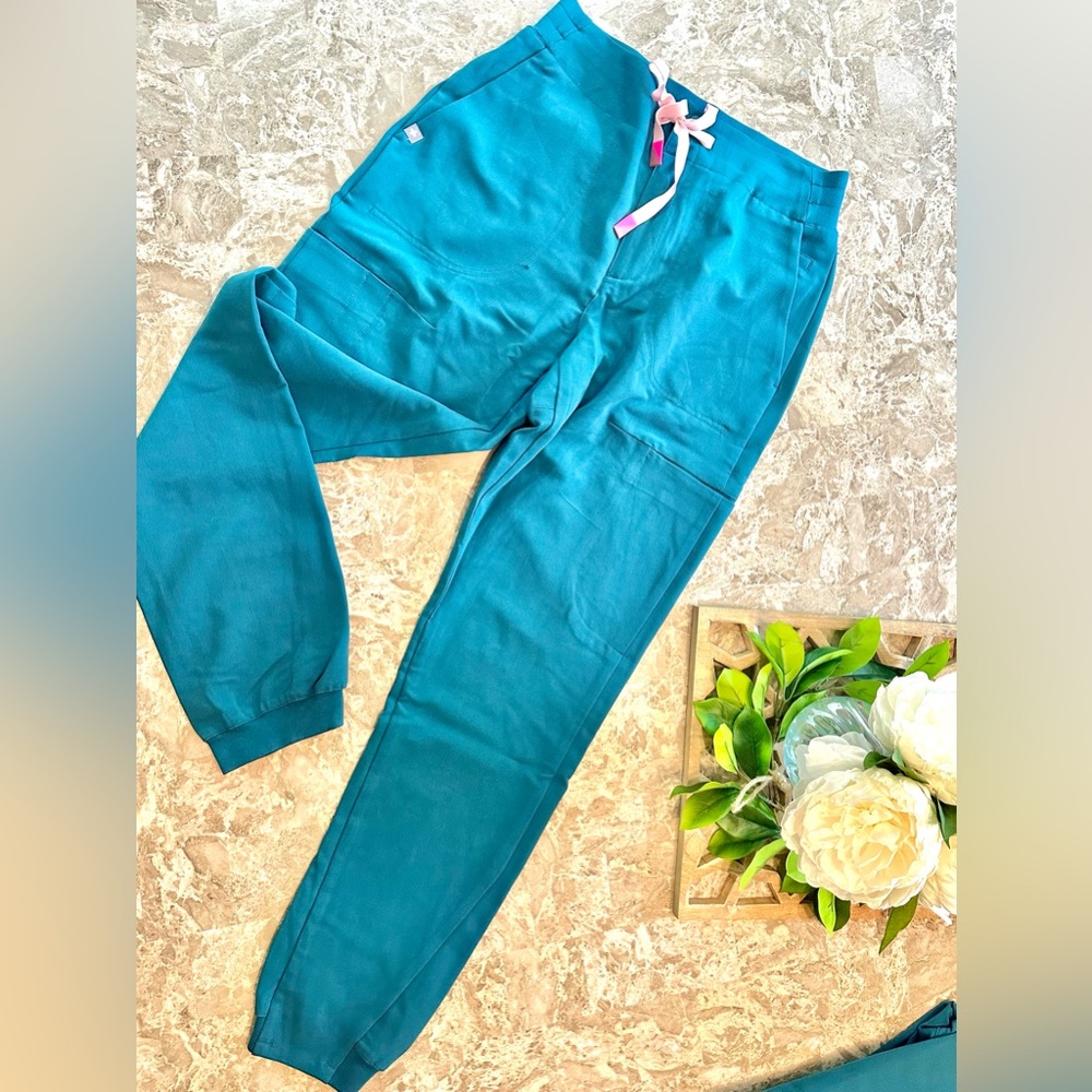 NWOT FIGS Small women's Caribbean Blue Sumaiya High Waisted - Skinny Scrub Pants
